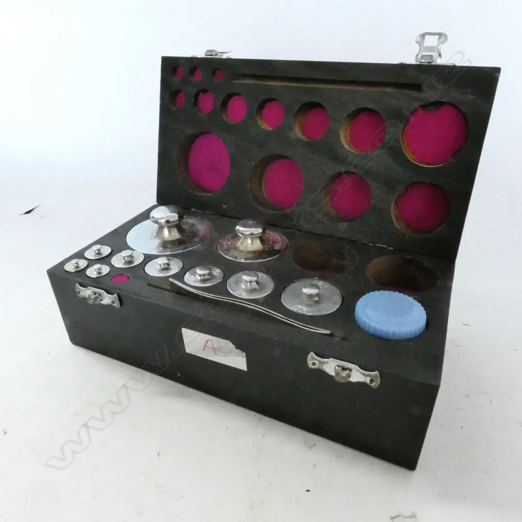 PARTIAL SET CHROMED BRASS WEIGHTS 1kg- 2gm (PLUS mg) Image 1++